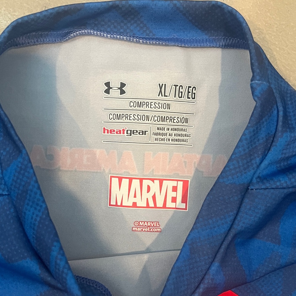 Under Armer Blue Captain America Graphic compression tee - Picture 2 of 3
